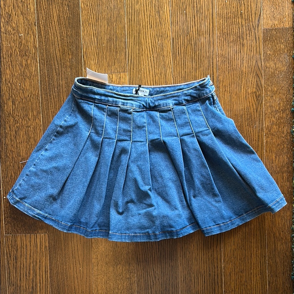 NWT Forever 21 Denim Pleated Miniskirt